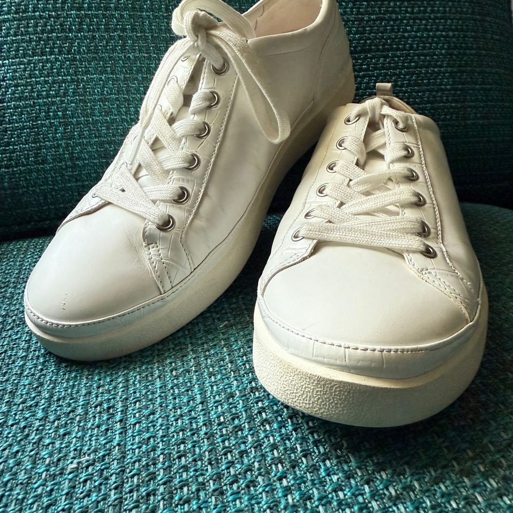 Vionic Women's White Leather Sneakers